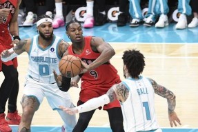 c7包含赛后夏洛特黄蜂备战NBA总决赛，绝杀压哨细节曝光，目标明确，更衣室氛围转暖的词条